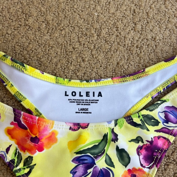 Loleila Petite Fleu string top (XL) and skimpy bottoms (L) bikini - Picture 7 of 7